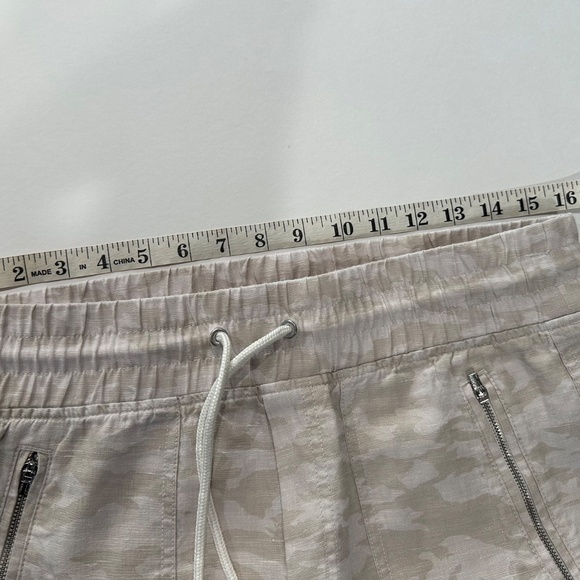 Athleta Cabo Tide Linen Jogger Neutral Beige Tan Camo Print Pants - Size 6. - Picture 9 of 11